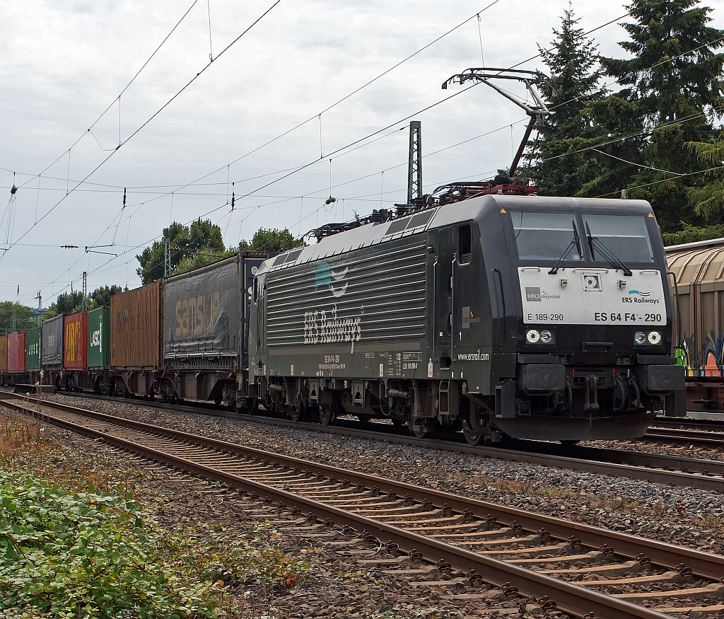 E 189 290 (ES 64 F4 - 290) der ERS Railways mit einem Containerzug f�hrt am 11.08.2011, auf der rechten Rheinstrecke, bei Unkel in Richtung Norden. Die Lok ist eine MRCE-Dispolok.