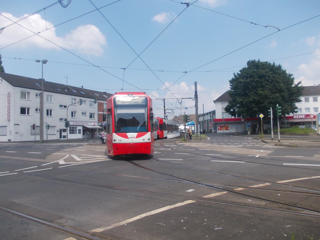 Ein Strassenbahnwagen der Serie K4500 an der Longericher Strasse in K�ln. Dies sind die neusten Fahrzeuge der K�lner Verkehrsbetriebe.