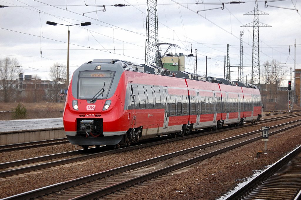Ein Talent 2 von Bombardier wiedermal auf Testfahrt? 442 729 der DB mit der Aufschrift S-Bahn Nrnberg am 15.02.12 BHf. Flughafen Berlin-Schnefeld.