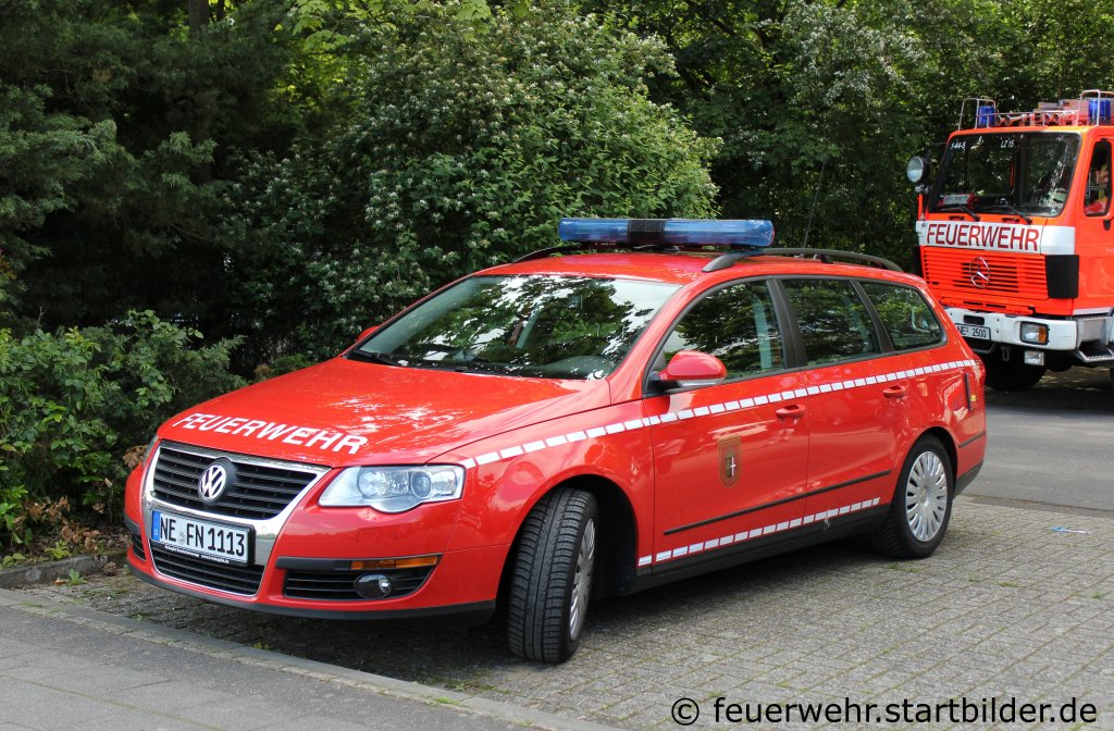 ELW-1 (1/11/3) der Feuerwehr Neuss.
Aufgenommen beim Tdot der FF Rosellen am 13.5.2012.