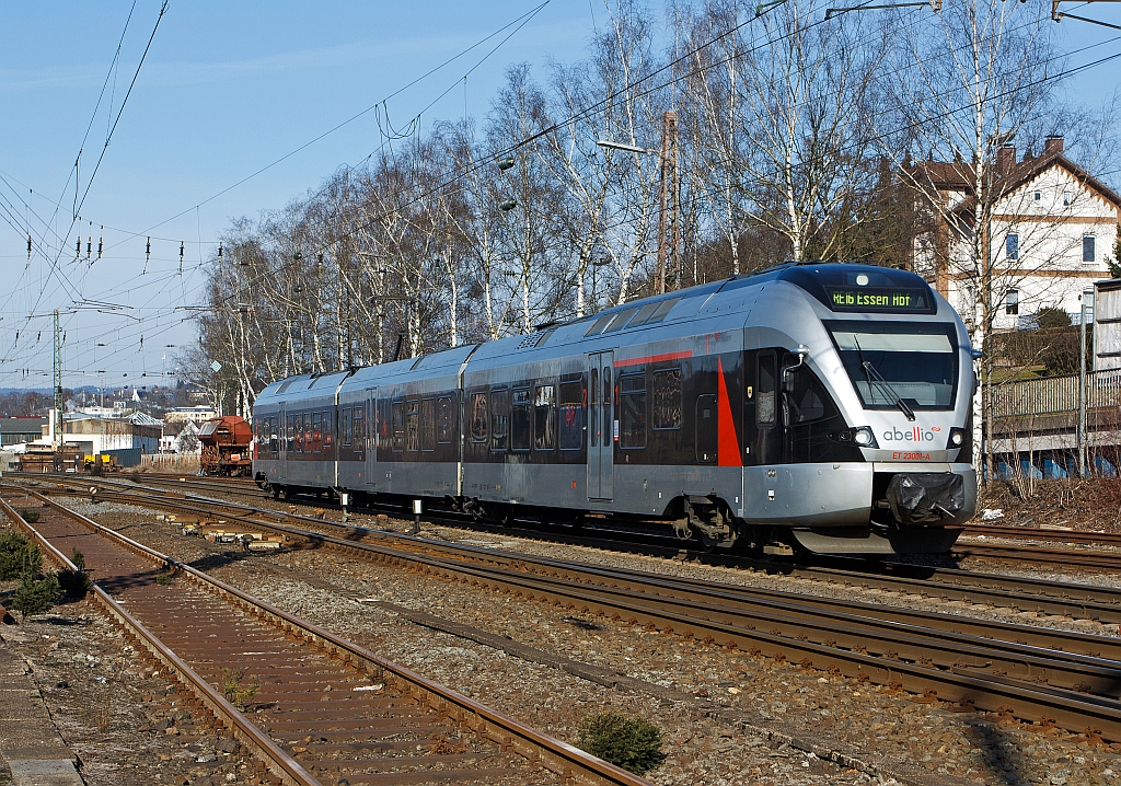 ET 23 001(3-teiliger Stadler Flirt) der Abellio Rail NRW f�hrt am 11.02.2012 kurz vor dem Bf Kreuztal. Er f�hrt die Strecke Siegen-Hagen-Essen (RE 16 Ruhr-Sieg-Express). Die dreitelige Variante des FLIRT hat eine H�chstgeschwindigkeit von 160 km/h.
