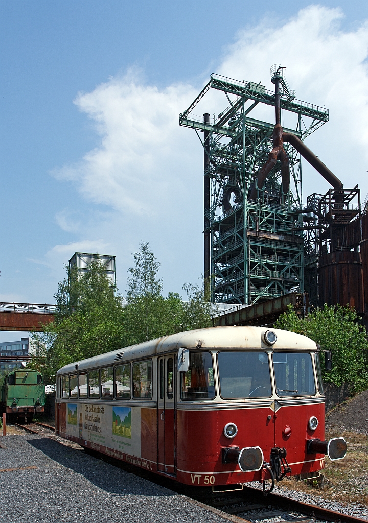Ex VT 50 der HKB - Hersfelder Kreisbahn am 05.06.2011 im LWL-Industriemuseum Henrichsh�tte in Hattingen. Der Triebwagen wurde 1955 unter der Fabriknummer 60229 von der Waggonfabrik Uerdingen gebaut.  Die Bauart ist ein VT98 mit einem Motor. 
