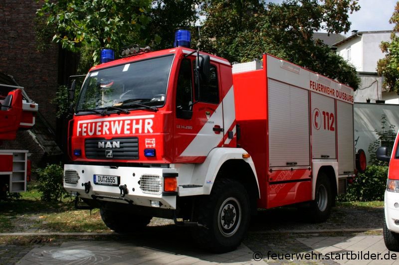 Feuerwehr Duisburg  TLF 20/24 (DU 2655) auf MAN LE 14.280.
Das TLF hat den Funkrufnamen Florian Duisburg 1/21/1.
Aufgenommen im Sommer 2009 in Duisburg.
