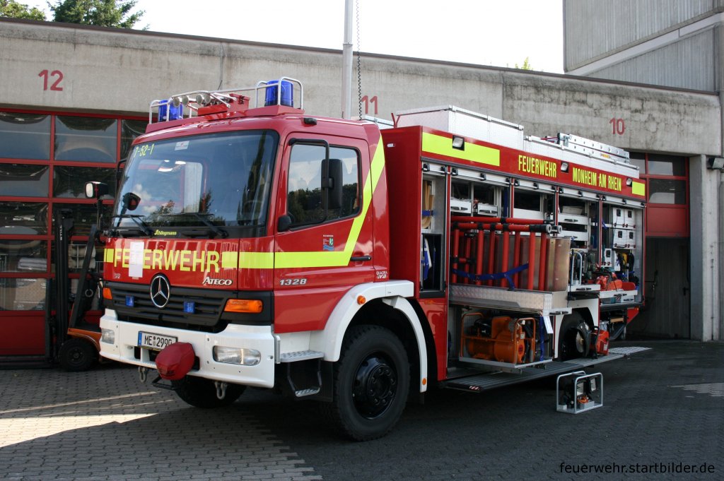 Feuerwehr Monheim
Florian Mettmann 7/52/1
ME 2990
RW 2
MB Atego 1328
Aufgenommen beim Tag der Offenen T�r der Feuerwehr Monheim am Rhein, 11.9.2010
