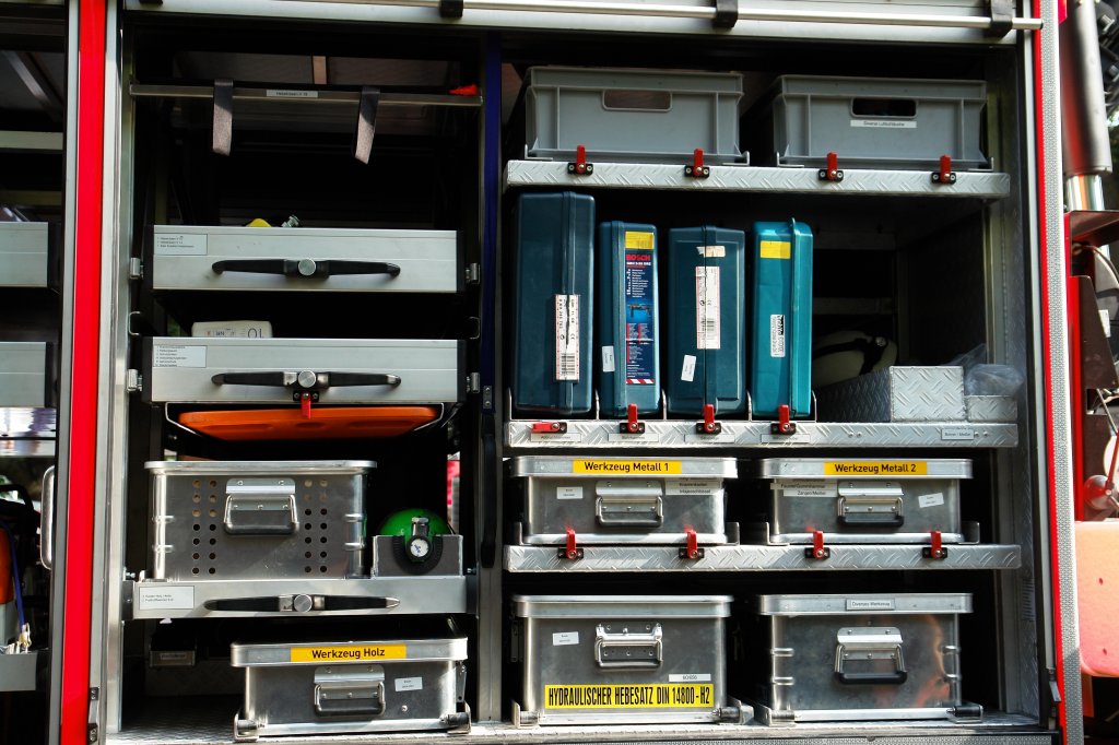 Ger�teraum 2 des RW-2 der Feuerwehr Essen.
Aufgenommen beim NRW Tag 2011 in Bonn.