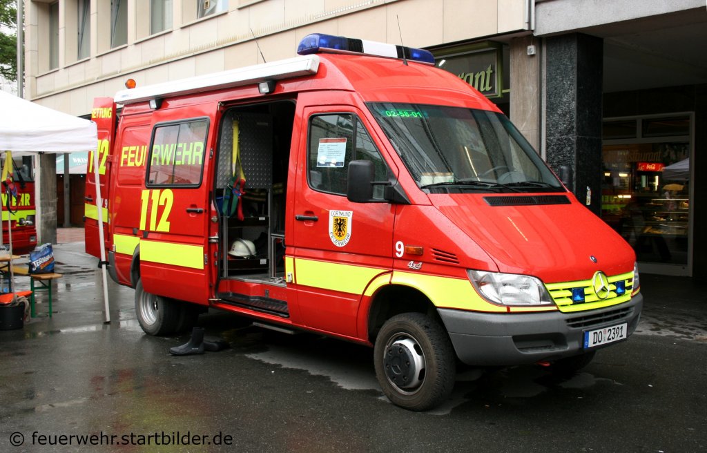 GW-Wasserrettung (DO 2391) (Funk:2/58/1) der Feuerwehr Dortmund
Aufgenommen beim Stadtfeuerwehrtag in der Dortmunder Innenstadt am 12.6.2010.