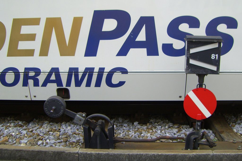 Handweiche 81 in der Station Zweisimmen, aus der N�he betrachtet.(03.08.2007)