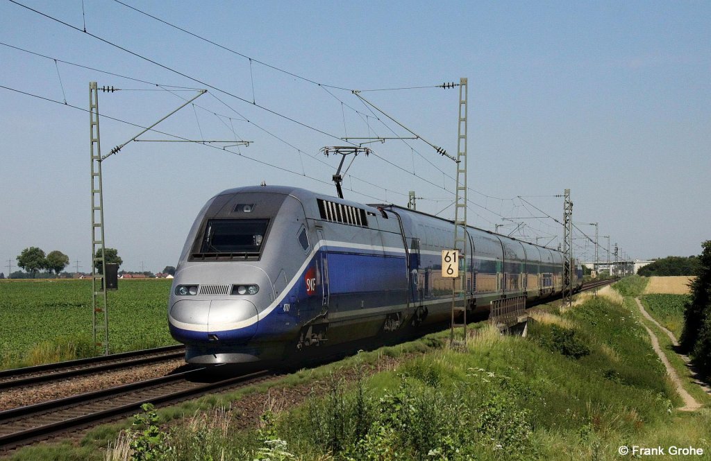 Hier nochmals der gleiche Zug SNFC TGV 4701 auf der R�ckfahrt nach Straubing, fotografiert am 29.06.2011 --> Der Abschnitt Plattling - Straubing auf der KBS 880 Passau - N�rnberg wird �fter als Refferenzstrecke f�r St�rstrom-Messfahrten genutzt. 