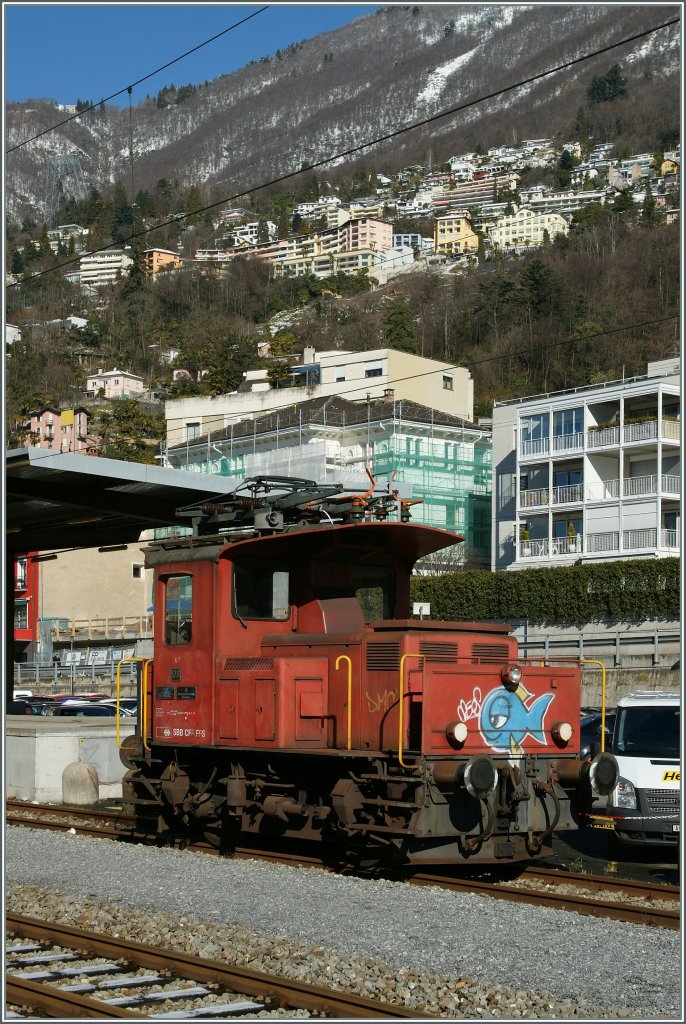 Ich habe mir lange, also seit dem 19. M�rz 2013 �berlegt, ob ich dieses Bild hier hochlanden soll, und finde es passt (auf Umwegen) zu den Tulpen auf dem Thalys...
Te 176 in Locarno am 19. M�rz 2013