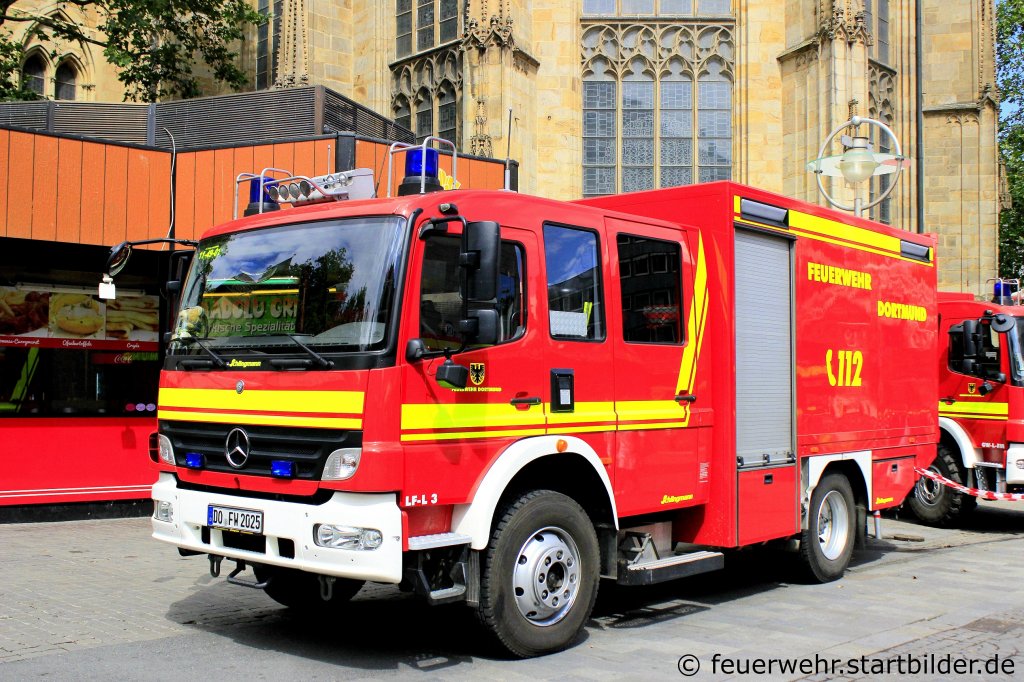 LF-L 3 (Florian Dortmund 11/49/01) der Feuerwehr Dortmund.
Aufgenommen beim Stadtfeuerwehrtag in Dortmund, 7.7.2012.