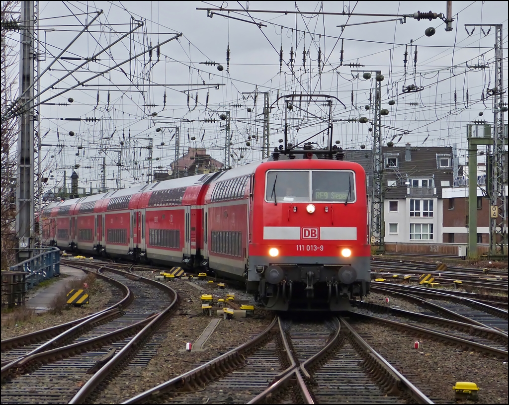 Mit dem am 22.12.2012 in den Hauptbahnhof von K�ln einfahrenden Rhein-Sieg-Express m�chten wir allen ein frohes und gl�ckliches Jahr 2013 w�nschen. Hans und Jeanny 