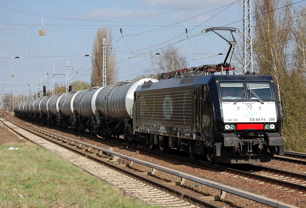 MRCE Dispolok der ITL ES 64 F4-288 (91 80 6189 288-4 D-DISPO) mit Kesselwagenzug, 08.04.11 Berlin-Karow.
