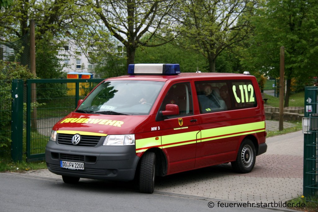 MTF (DO FW 2200) (Funk:4/19/3) Feuerwehr Dortmund
Aufgenommen beim Tag der Offenen T�r der Freiwilligen Feuerwehr Holzen am 8.5.2010.