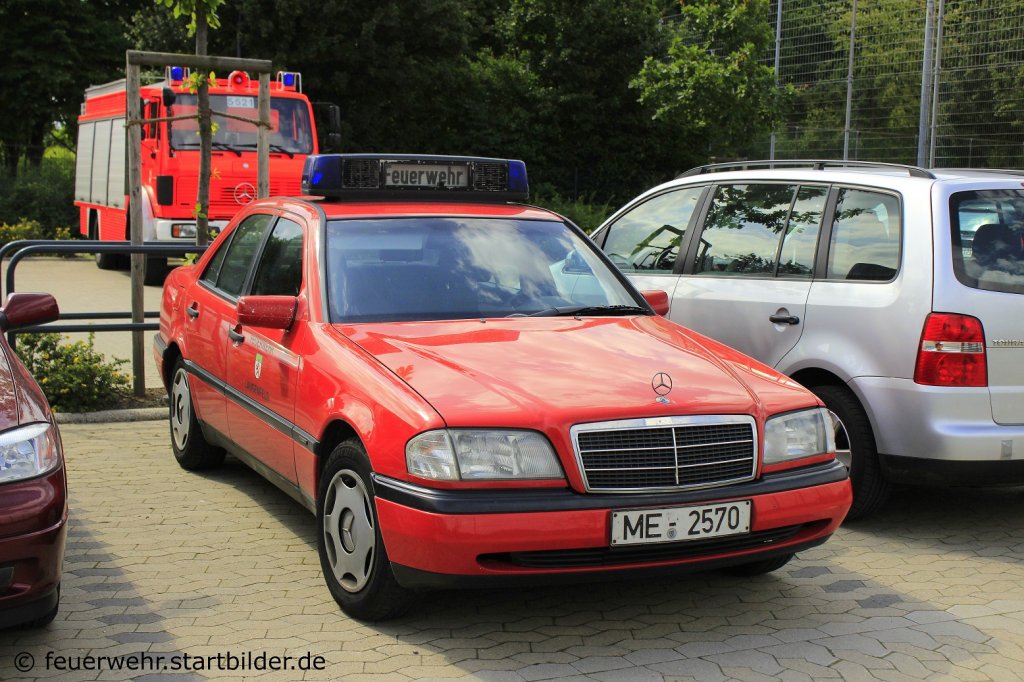 PKW von der Feuerwehr Langenfeld.
Aufgenommen beim Tdot der Feuerwehr Langenfeld,30.6.2012.