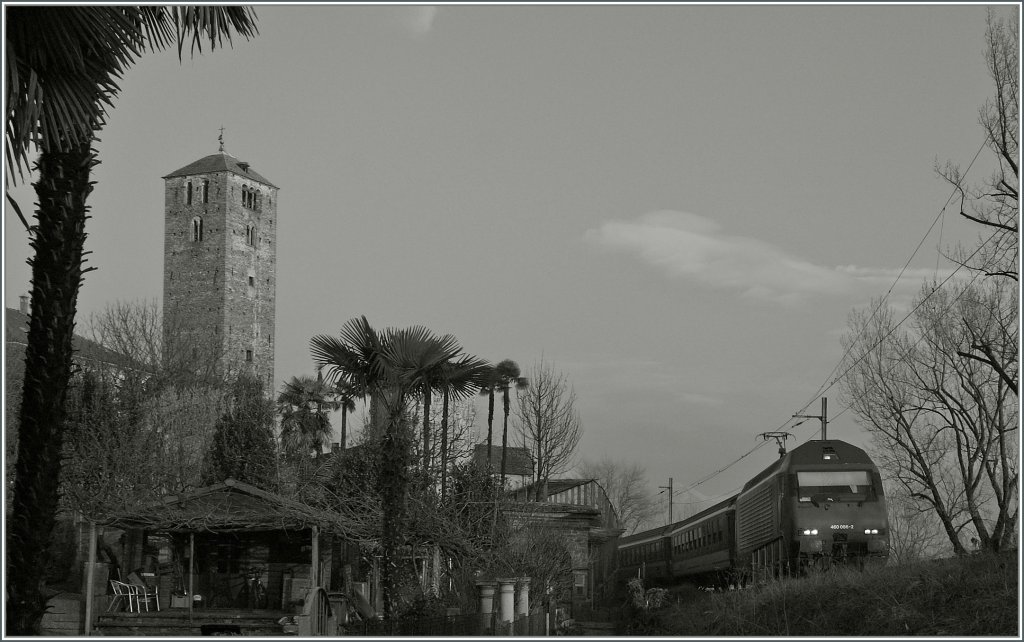 Re 460 086-2 mit ihrem IR Basel - Locarno; auch das ist ein Winterbild aus der kleinen Schweiz...
23. Jan. 2012