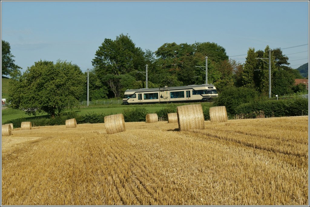 Sommer! 
CEV GTW zwischen Ch�teau d'Hauteville und St-L�gier Gare am 19. Juli 2012.