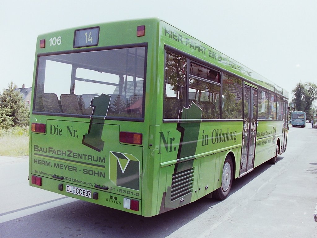 Wagen 106. Die hinteren T�ren wurden mit demselben M�nnchen versehen, dass auch auf der Fahrerseite angebracht wurde und laden f�rmlich zum Betreten des Busses ein. Das  T�pfelchen auf dem i , ...