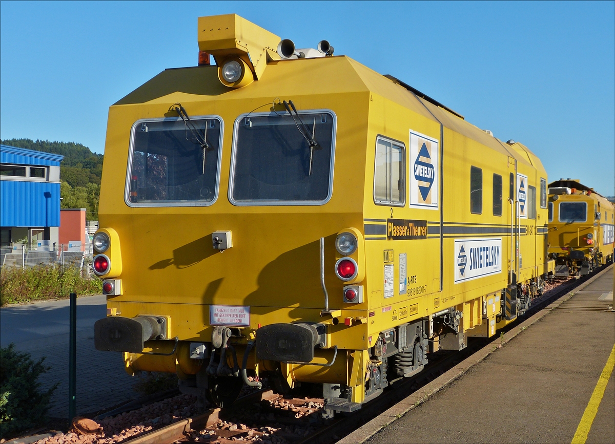 . A-RTS 99 81 9162 001-7  Schweres Nebenfahrzeug der Art: Gleisvormessmaschine EM – SAT 120, Eigengewicht 54 t; Bremse: KE-GP mZ; gebaut im Jahr 2008 unter der Nr. 169; zugelassen f�r Streckenklasse B1 und h�her, gesehen an der Haltestelle in Schieren am 09.09.2016.   