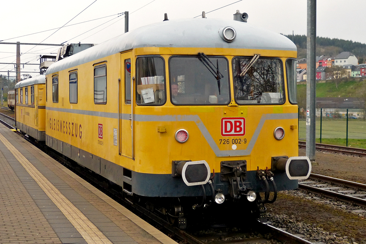 . Zum Gl�ck schneite es nicht in dem Moment, als der DB Messzug 726 002-9 im Bahnhof von Wiltz stand. Trotz bitterer K�lte, welche am 27.04.2016 herrschte, konnte ich den tollen Zug dort ablichten. (Hans)