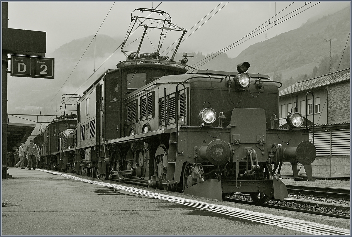 100 Jahre Krokodil. Der Extrazug zum 100 Jahre Krokodil-Jubiläum hat Airolo erreicht, nach einem kurzen  Kontroll- und Schmierhalt  für die Ce 6/8 III 14305 (9185 4601 305-6), die SOB Be 6/8 III 13302 (91 85 4601 302-3) und die Ce 6/8 II 14253 (91 85 4601 253-8) wird die Fahrt Richtung Bellinzona gleich weitergehen. 
19. Okt. 2019