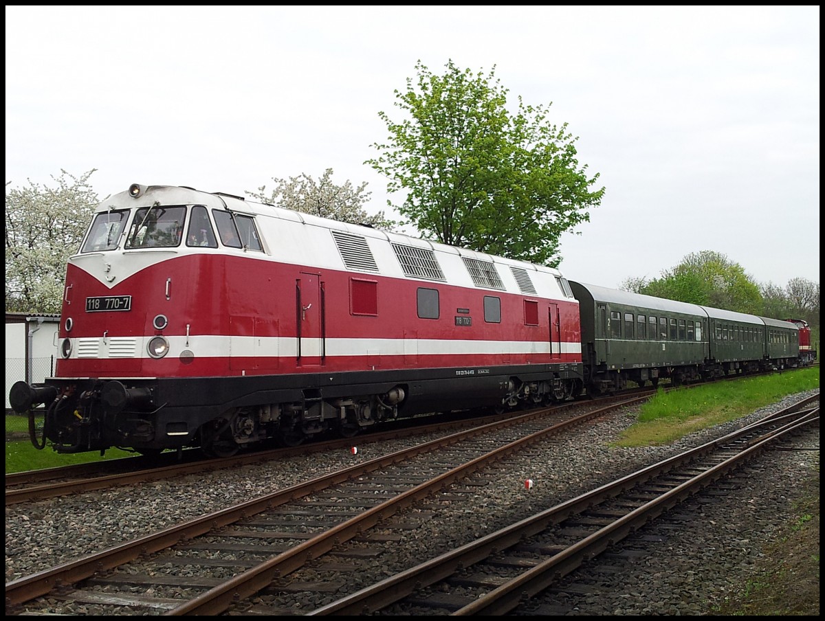 118 770-7 auf dem Bahnhofsfest in Putbus am 12.05.2013