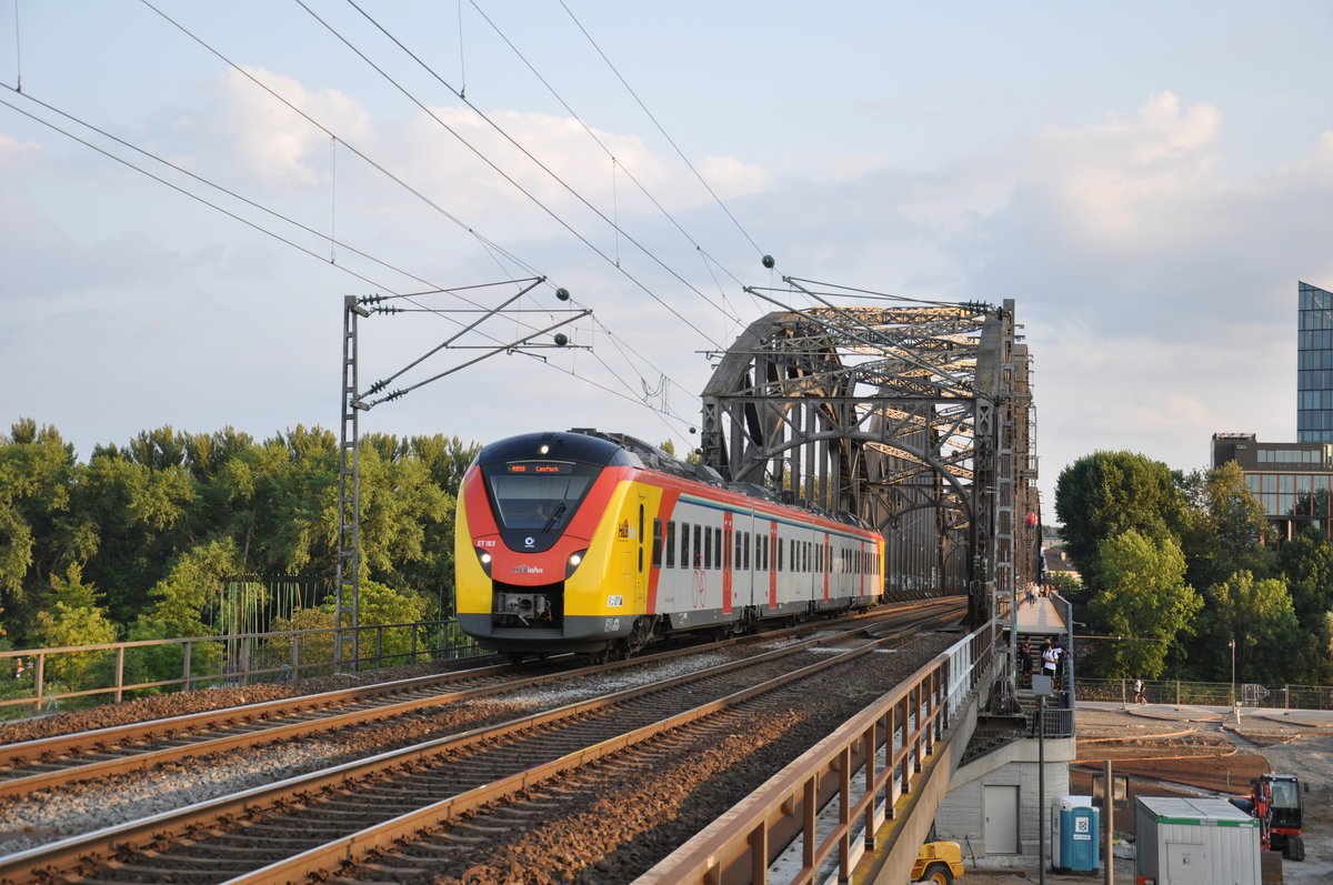 1440 163 der HLB fuhr am 03.08.2019 als RB58 nach Laufach und konnte dabei auf der Deutschherrenbrücke in Frankfurt festgehalten werden. 