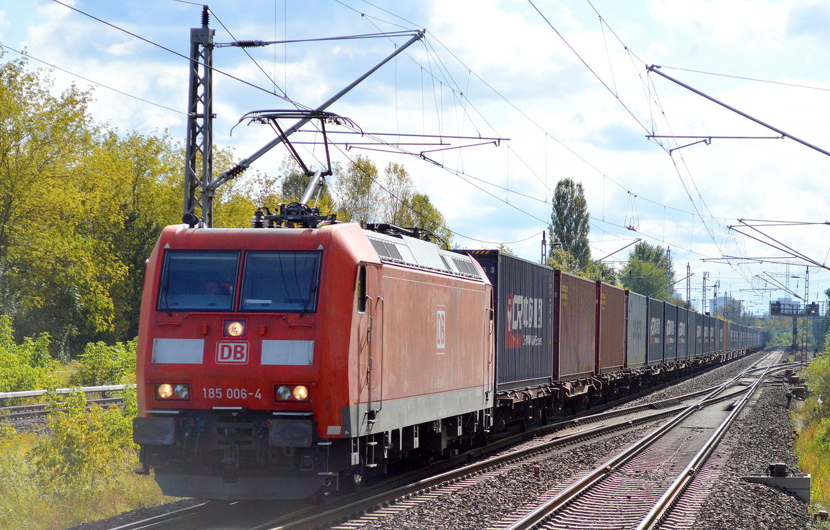 185 006-4 mit Containerzug am 22.09.17 Berlin-Hohenschönhausen.