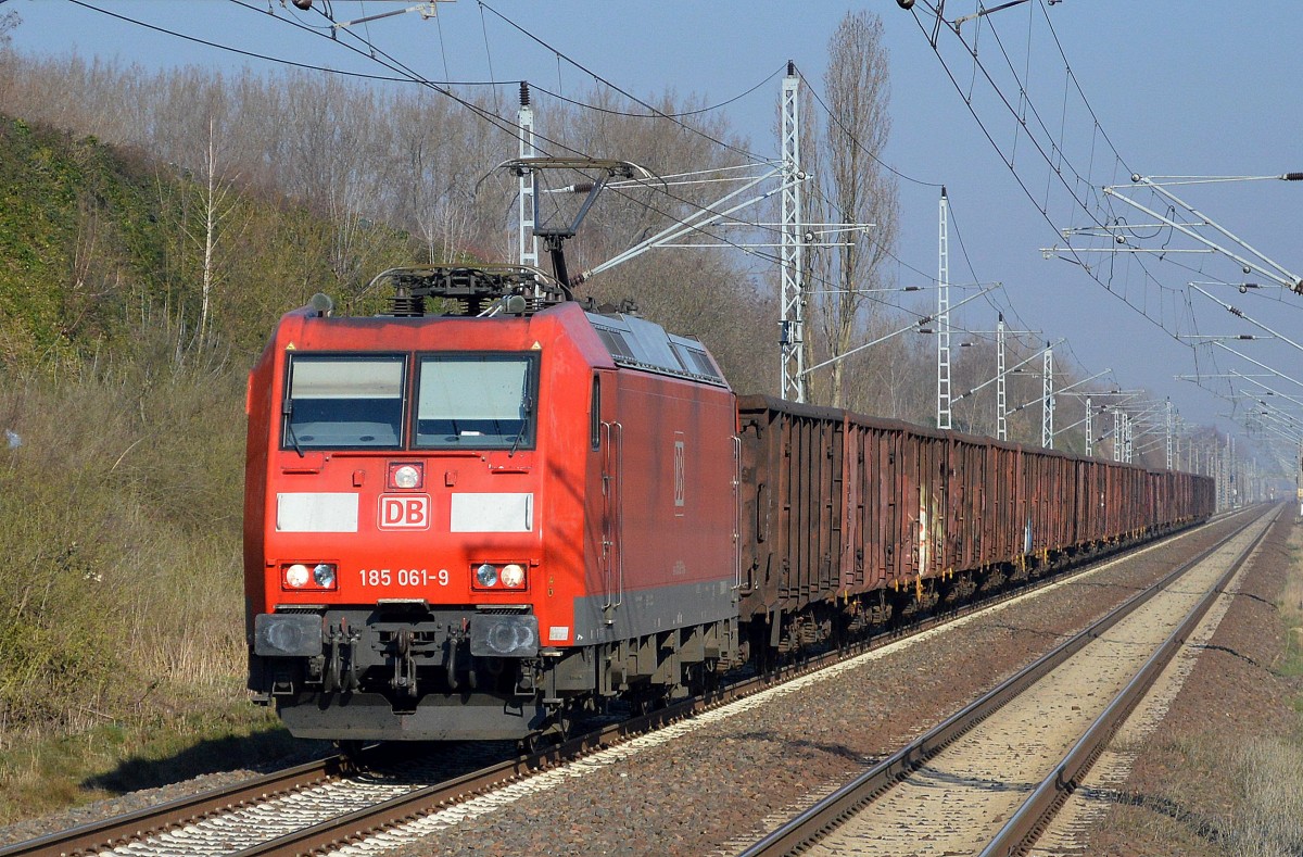 185 061-9 mit Ganzzug offener Güterwagen am 20.03.15 Berlin-Hohenschönhausen.