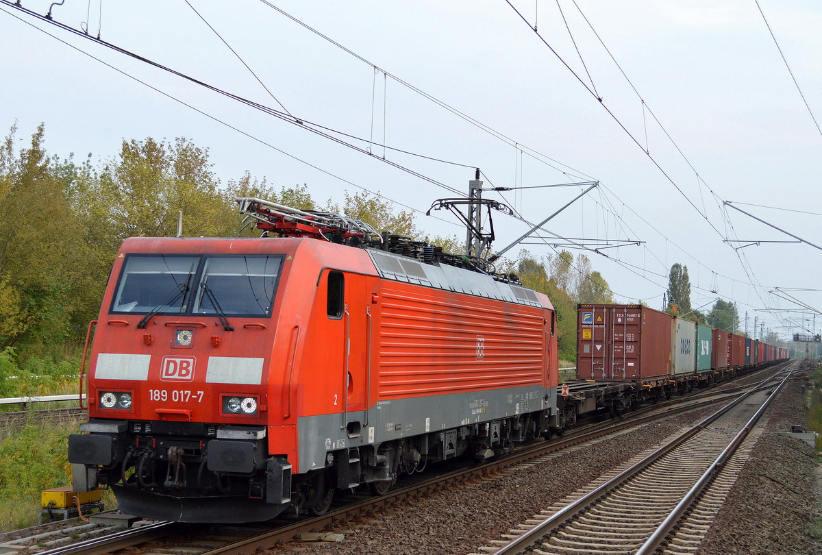 189 017-7 mit Containerzug am 28.09.17 Berlin-Hohenschönhausen. 