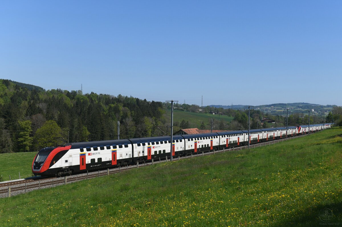 2025-04-30.SBB CFF FFS Chem la Comba Puidoux
Automotrice à deux étages Bombardier Twindexx
RABe 502 207  Stadt Bern  en UM 502

© la photo vous intéresse merci de me contacter
photos-vietti-violi@ik.me