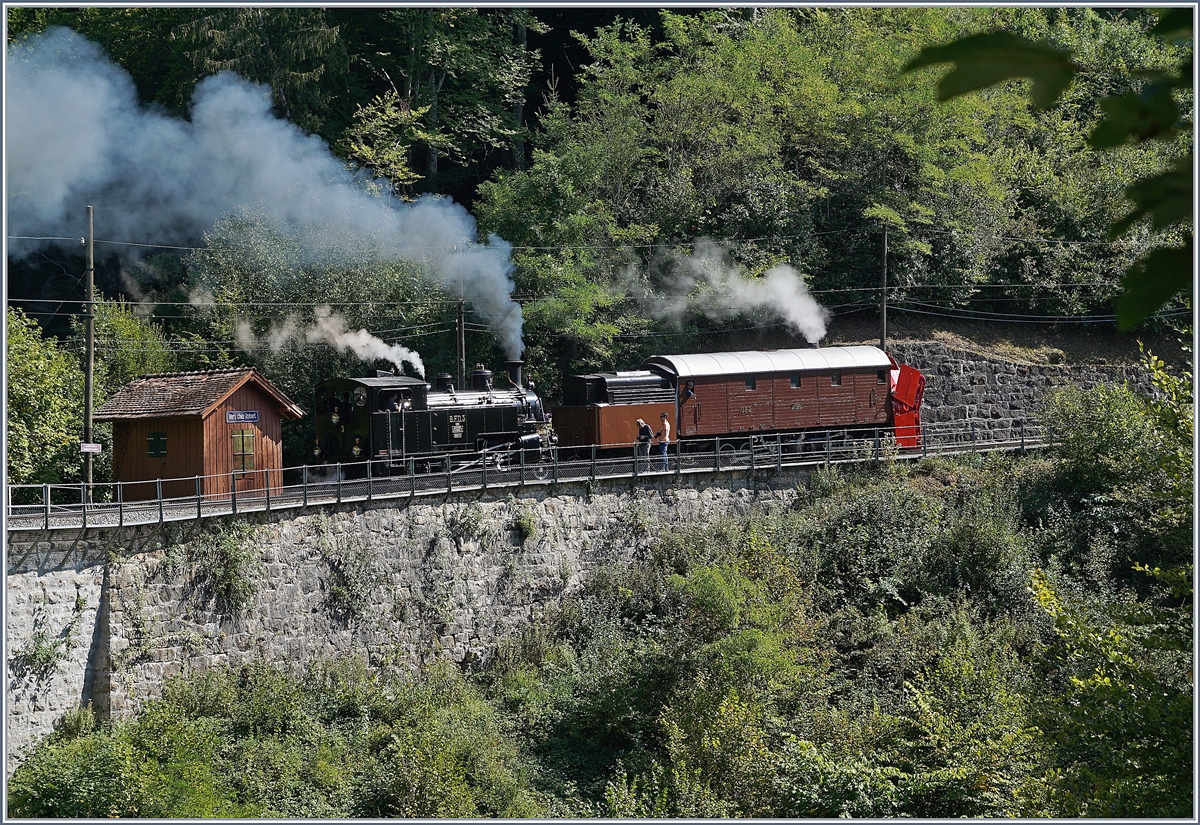 50 Jahre Blonay Chamby - MEGA BERNINA FESTIVAL: Trotz fehlendem Schnee eindrücklich: die RhB Dampfschneeschleuder X rot d 9214 (1052) mit der BFD HG 3/4 bei Vers-chez-Robert.
9. Sept. 2018
