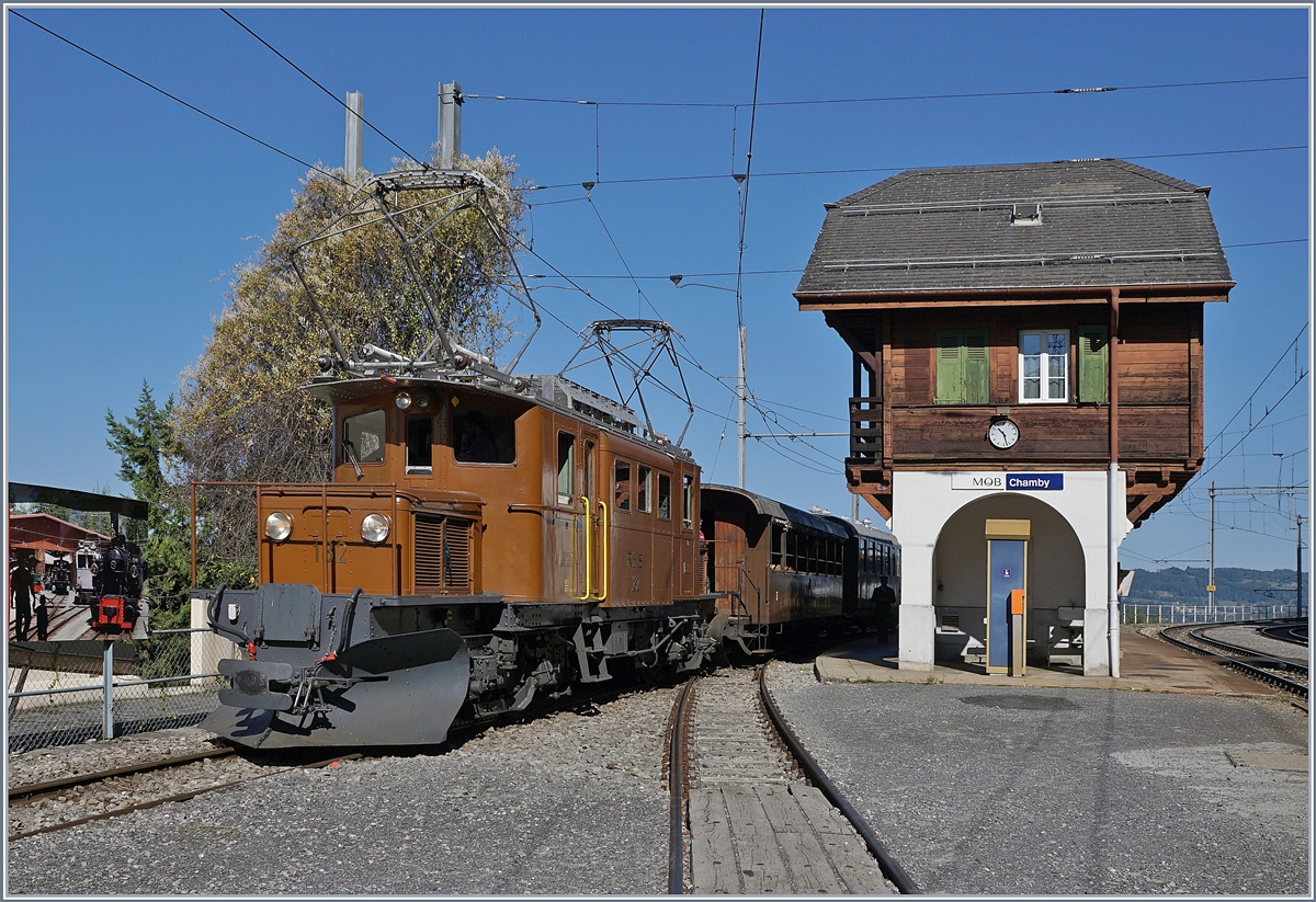 50 Jahre Blonay Chamby - MEGA BERNINA FESTIVAL: das Bernina Krokodil Ge 4/4 182 hat Chamby erreicht und wartet nun auf die (geschobene) Weiterfahrt nach Chaulin. 
9. Sept. 2018