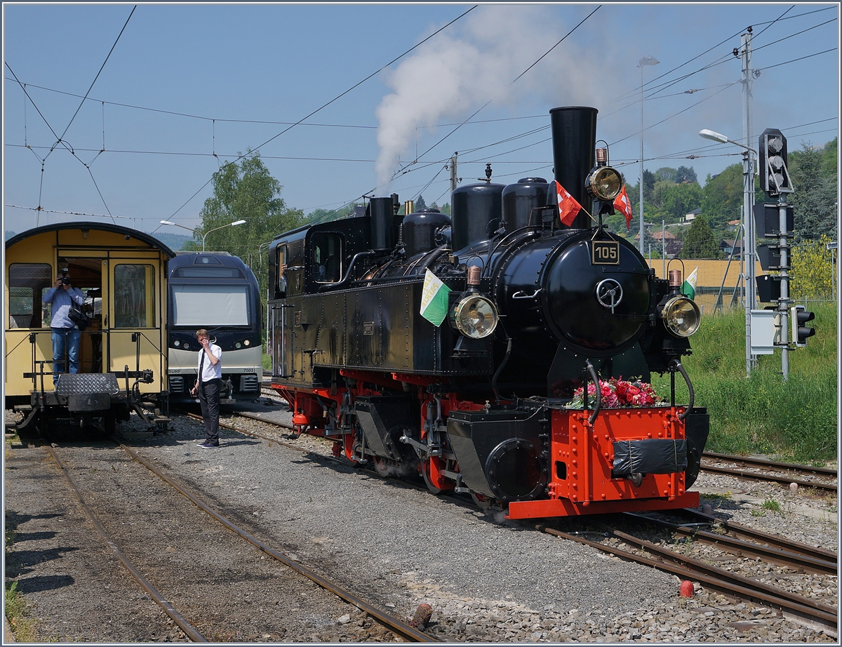 50 Jahre Blonay - Chamby Museumsbahn: Sie zog schon vor fünfzig Jahren den Eröffnungszug, die SEG G 2x 2/2 105 und zeigt sich auch heute festlich geschmückt um den Jubuläumszug nach Chamby zu ziehen. 
Blonay, den 4. Mai 2018 