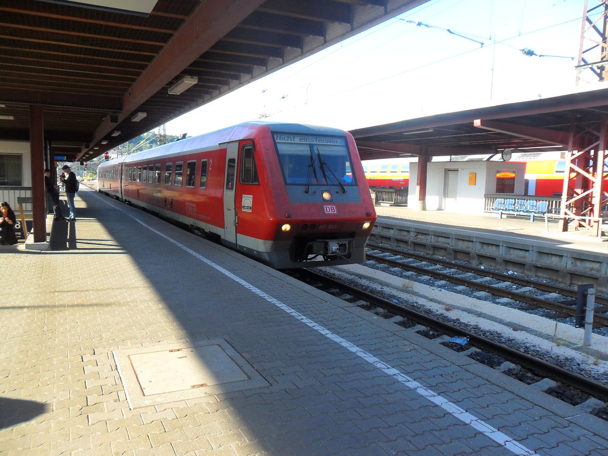 611 024 erreicht planmäßig Ulm hbf als Re 22343.

Juli 2016