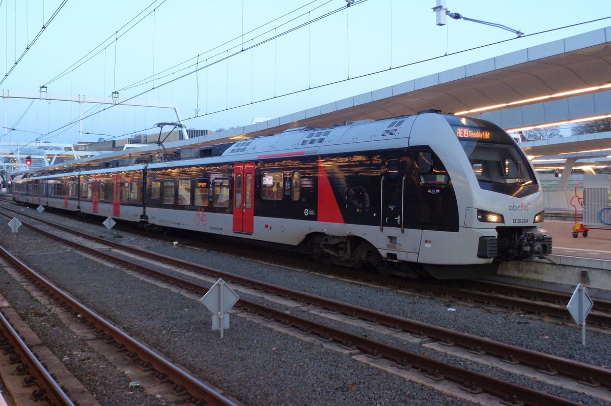 Abellio ET25-2304 steht amMorgen von 8 J�nner 2018 in Arnhem Centraal. 