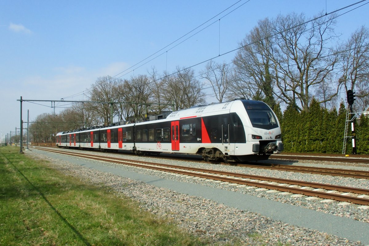 Abellio ET25-2306 verl�sst am 25 M�rz 2018 Zevenaar. 