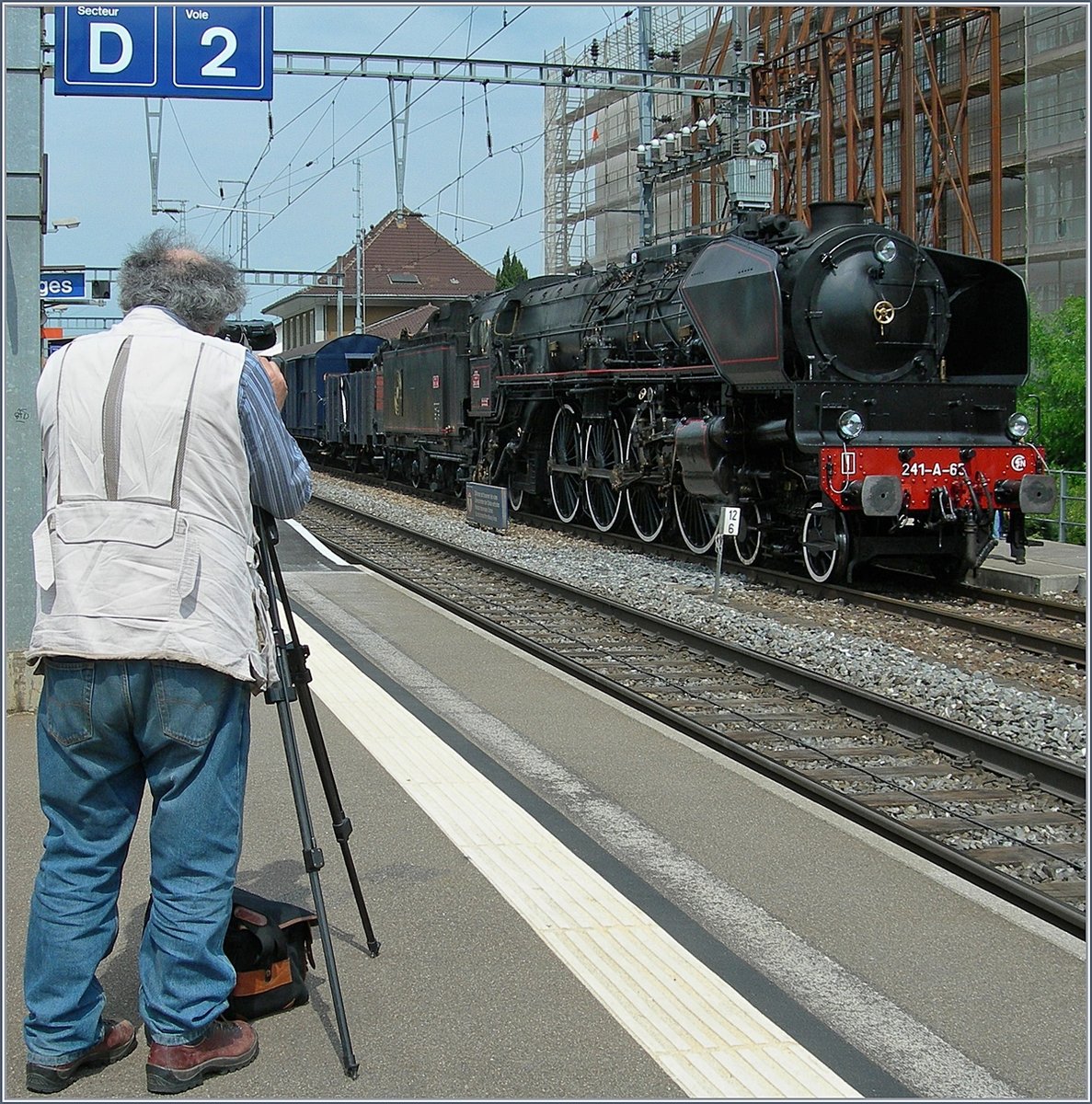 Als am 30. Mai 2009 die in jeglicher Hinsicht grandiose SNCF  241 A 65 die Region besuchte und in Morges einen Halt einlegte, war mir dies mehr als ein Bild wert.
