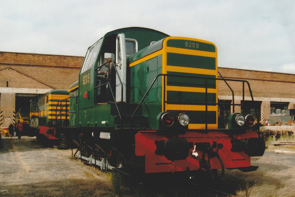 Am 12 September 2009 präsentiert PFT-TSP eine der neue Stücke: ex-NMBS Verschiebelok 9209.