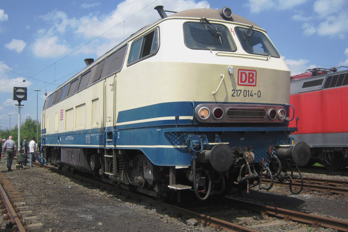 Am 2 Juni 2012 k�nnte 217 014 ins DB-Museum in Koblenz-L�tzel etwa n�her anschaut werden.