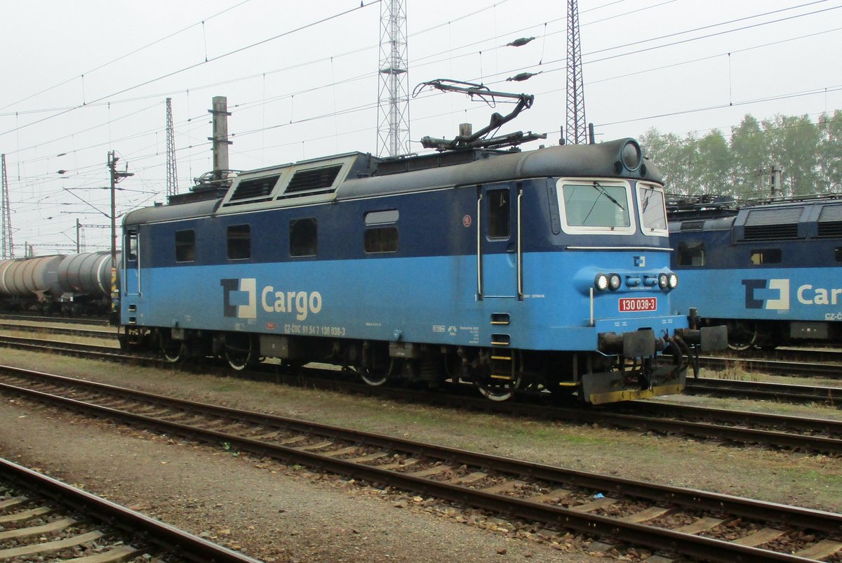 Am 24 September 2017 tr�tzt 130 038 in Ceska Trebova den Regen.
