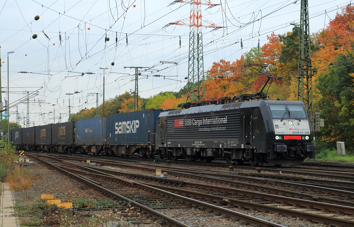 Am 24.10.2015 durchfuhren vier schweizer Lokomotiven innerhalb von 70 Minuten den G�terbahnhof K�ln-Gremberg, den Anfang machte um 14:37 Uhr die E 189 288 der SBB Cargo International