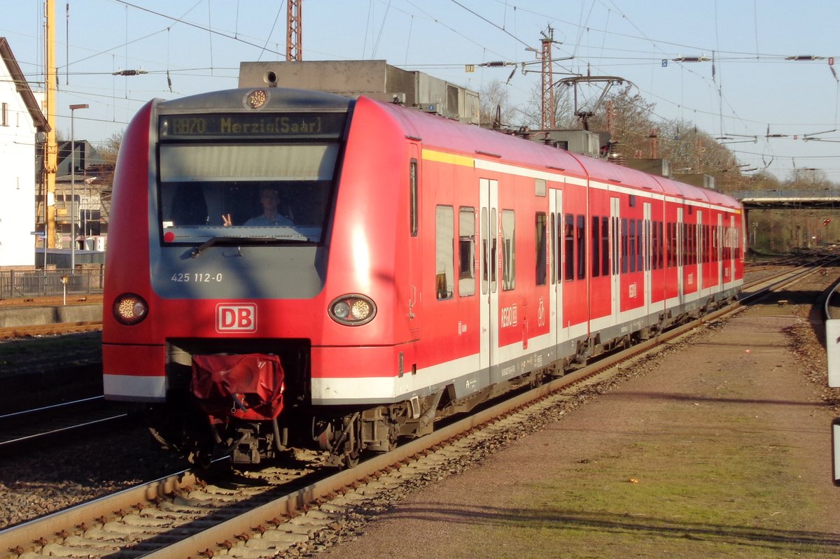 Am 27 M�rz 2017 treft 425 112 in V�lklingen ein.