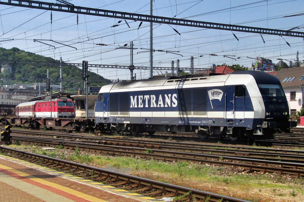 Am 29 Mai 2015 durchfahrt Metrans 761 004 Bratislava hl.st.