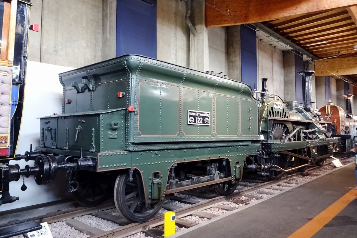 Am 30 Mai 2019 steht der Chemins du Fer de Paris � Strasbourg No.122 ins Cit� du Train in Mulhouse.