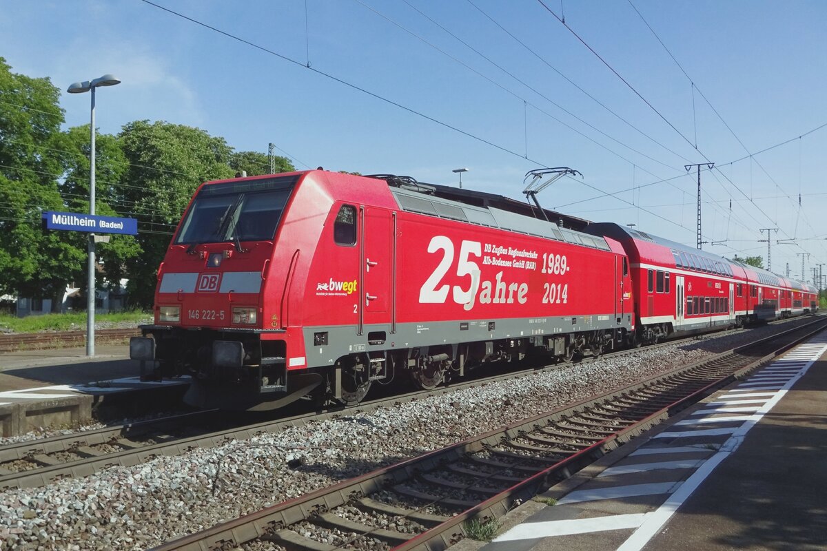 Am 30 Mai 2019 wirbt 146 222 in M�llheim (Baden) f�r 25 Jahre ZugBusverkehr Alb-Bodensee.