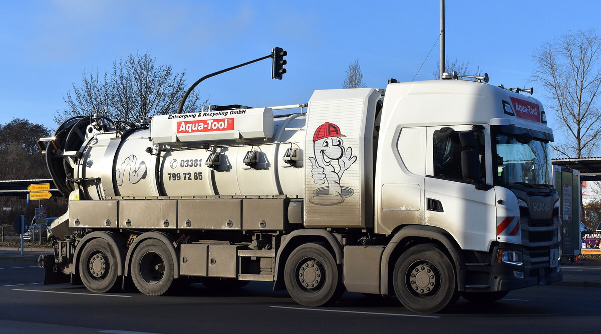 AQUA-TOOL GmbH mit einem gewaltigen SCANIA G 500 Kanalreinigungsfahrzeug am 15.12.25 Berlin Marzahn.