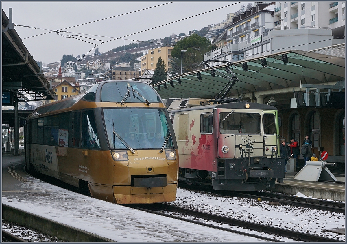 Auch wenn es nicht danach aussieht: Dies ist das erste Bild des Blonay-Chamby fünfzig Jahre Jubiläum (1968-2018). Die MOB GDe 4/4 6006 wird den  Winterdampfzug  Richtung Zweisimmen ziehen.
Rechts im Bild ist der MOB Panoramic Zug zu sehen. 
Montreux, den 3. März 2018