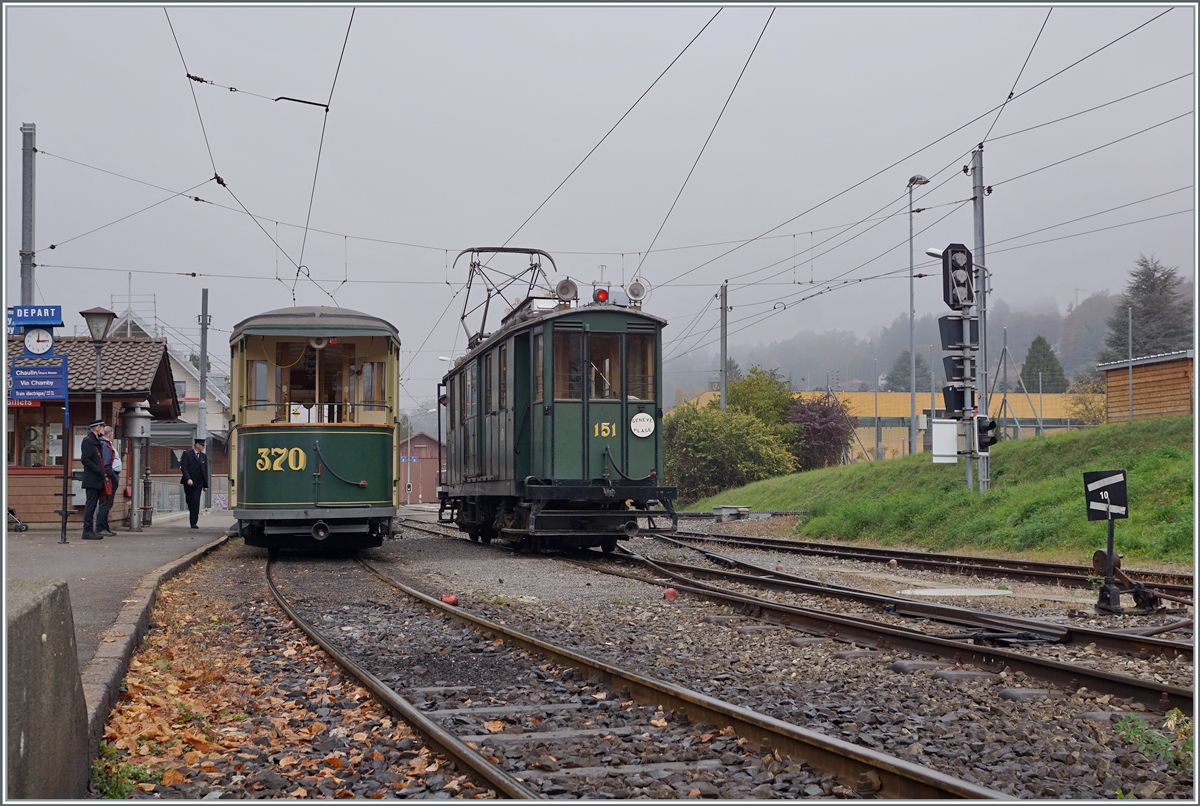 Auch wenn das Wetter kaum dazu einlädt, der CGTE Strassenbahn Gepäcktriebwagen fährt an den Strand, so jedenfalls verspricht es die Routentafel der Fe 4/4 151. ... Der von der B-C als Leihgabe an die Association Genevoise du Musée des Tramways abgegebene Fe 4/4 151 (Baujahr 1911) weilt für ein paar Wochen zu Besuch an der Riviera Vaudoise und zeigt sich hier in Blonay. 

30. Oktober 2021