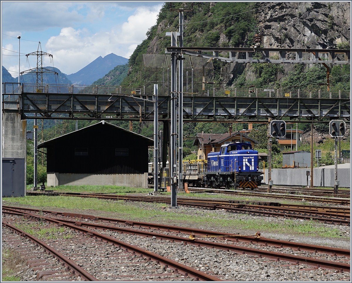 Aus dem nahem Industriewerk in Bodio tauchte diese Diesellok auf, die zwar sehr gef�llig wirkt, ich aber nicht einordnen konnte. 

28. Juli 2016