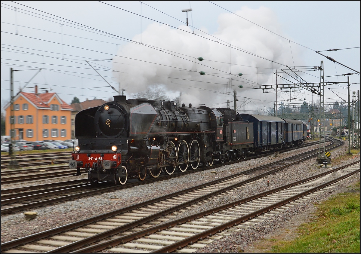 Besuch der Grande Dame 241-A-65 in Konstanz.

Einfahrt nach Konstanz. Dezember 2015.